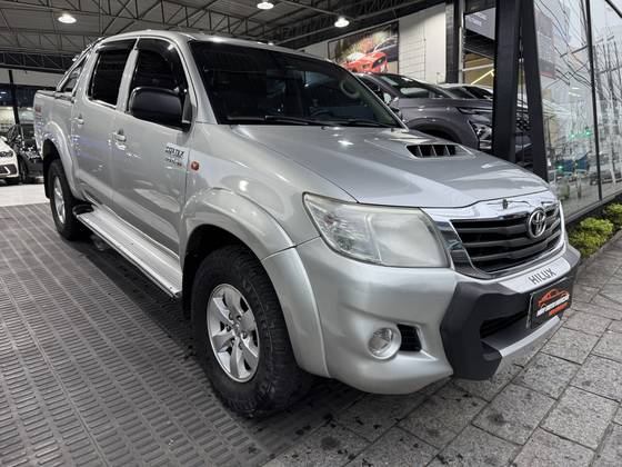 TOYOTA HILUX 3.0 SR 4X4 CD 16V TURBO INTERCOOLER DIESEL 4P AUTOMÁTICO TOYOTA HILUX 3.0 SR 4X4 CD 16V TURBO INTERCOOLER DIESEL 4P AUTOMÁTICO